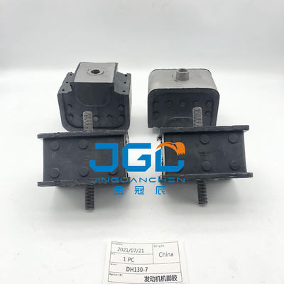 Các bộ phận máy đào Doosan Daewoo DH130-7 Máy móc chân cao su chống va chạm.