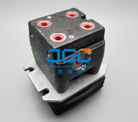 Bộ phận phụ tùng cabin excavator SK200 SK210 SK230-6E Valve chân Pedal Pilot Valve YN30V00106F2 YN30V00105F2